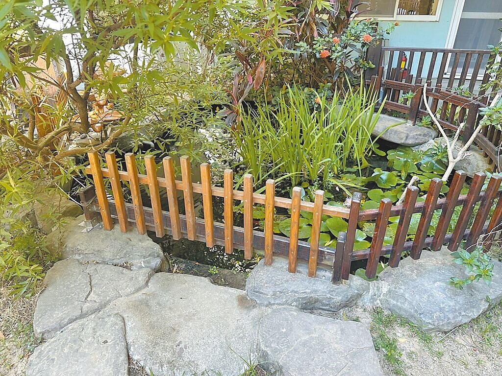 新竹縣竹北一家托嬰中心8日發生女童跌落生態池送醫不治事件,該中心15日已報請停業。圖/民眾提供