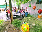 美之國社造添景　鄰居閒坐話家常