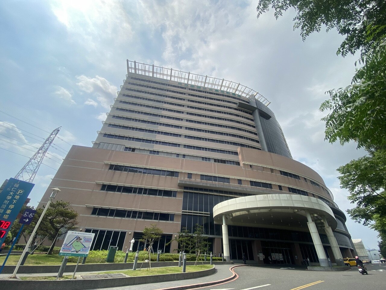 輔大醫院個資外洩疑雲，周姓治療師使用外部電腦違法連線至醫院網頁，製作上下班出勤紀錄及讀取檔案遭判刑。圖／聯合報系資料照片 