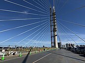 淡江大橋通車誰受惠？新北增3公車路線　方便通勤族及觀光客