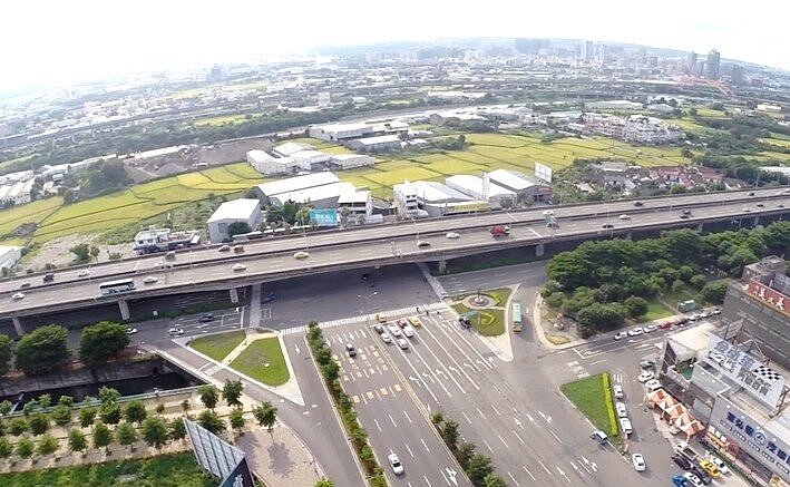 台中市西屯區環中路、市政路設置科技執法,今年告發3萬多件位居榜首,被市民形容為魔王路口。圖/台中市政府提供