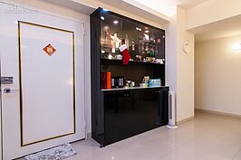 酒櫃是屋主的最愛，珍藏了生活、工作中回憶的點點滴滴。$26,000