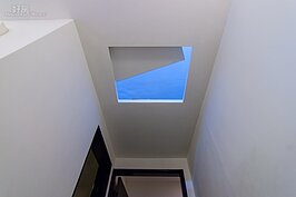 包起來的大梁可別浪費，這是作為收納的好地方。