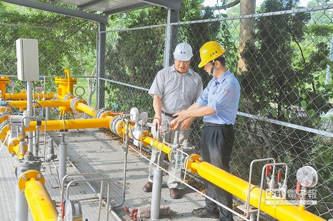 經濟部能源局昨通令業者全面清查全國4600公里油管與2萬3000公里天然氣管線安全與使用情形。（記者周麗蘭／攝影）