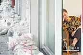 連下6天雨　5萬個沙包擋不了