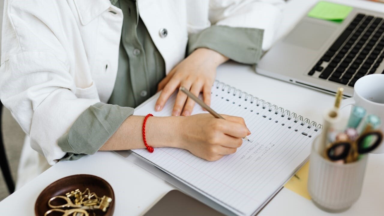 妹子買股賠5萬超心痛！他曝「5年賺120％」：不懂忙什麼| 好房網News