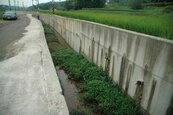 香山區茄苳東街排水溝完工　地方要求加裝護欄