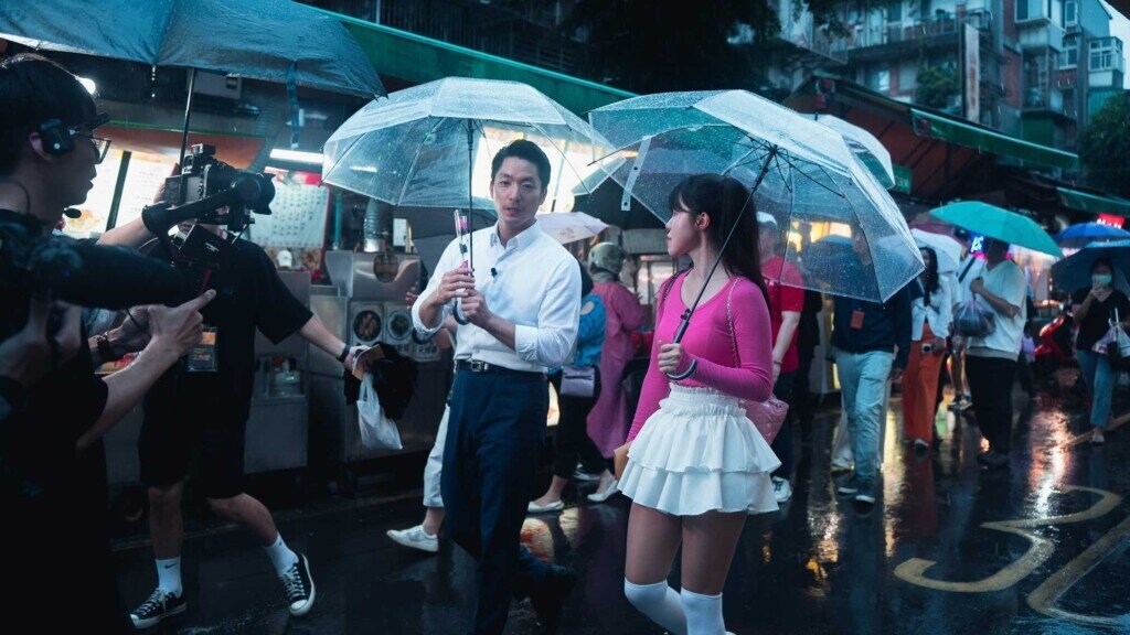 去年台北夜市打牙祭,蔣萬安特別邀請李多慧一同體驗南機場夜市的在地美食與夜市文化。圖/台北市政府