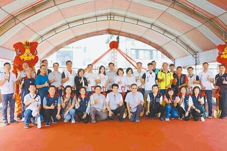 嘉義市建設處25日啟動「嘉義市湖子內社區公園綠地新建工程」,完工後將新增5處遊戲場、8處綠化公園。(呂妍庭攝)