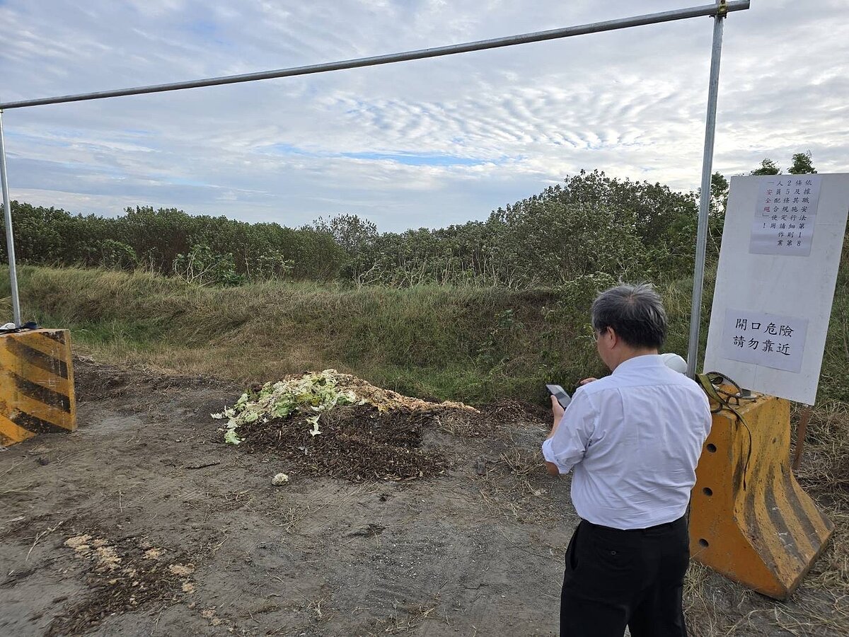 台中市環保局長陳宏益進文山掩埋場視察,並說明,台中熟廚餘目前送4處指定掩埋場,穩定去化無虞屑。圖/陳宏益提供