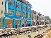 扶輪社限額補助　災民怨撲空