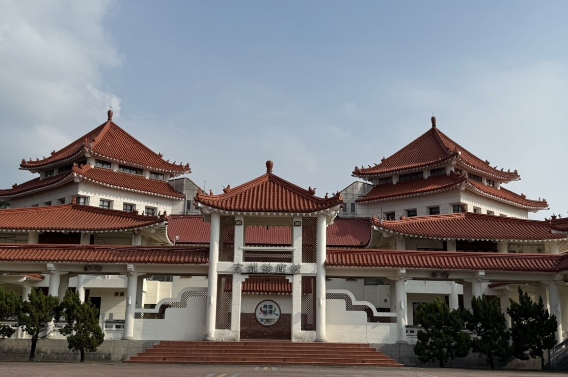 高雄蓮潭物產館去年3月底結束實體賣場已閒置1年半,民代指轉型牛步化,盼加速腳步。記者石秀華/攝影