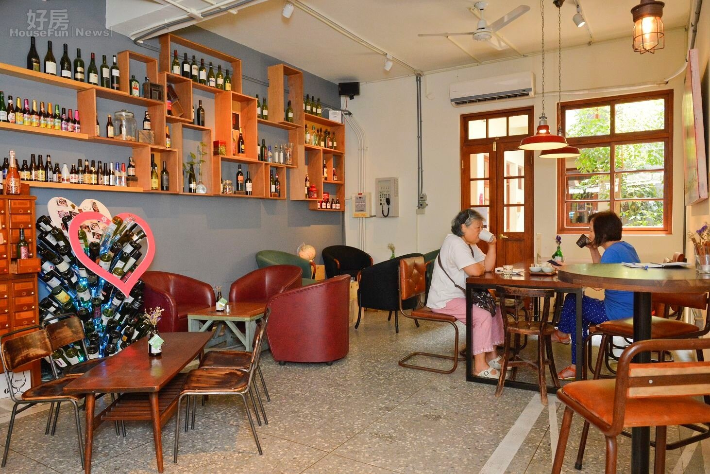 百年老房改造咖啡廳/60萬裝潢創造歐美新時尚/洛咖啡 Le Zinc。(好房網News記者 陳韋帆/攝影)