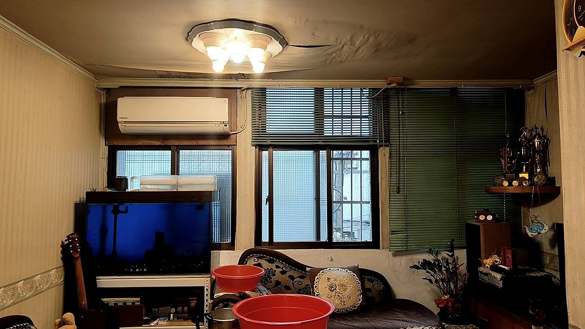 只能提告解決?滲漏水糾紛「鄰居擁1專業」仍不理 樓上樓下鄰居之間的滲漏水糾紛,是住保會最常受理的調處案件,許多糾紛難在鄰居擺出事不關已、或管委會置之不理,飽受滲漏水之苦的鄰居只能提告。圖/住保會提供