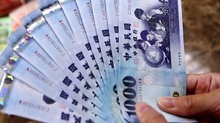 普發萬元現金落槌定案,預期將帶動內需消費熱潮,餐飲旅遊業者積極布局搶商機。圖∕本報資料照片