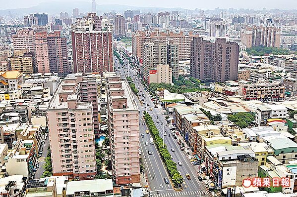 Re: [閒聊] 沒人發現高雄年薪百萬買不起"新房"了?