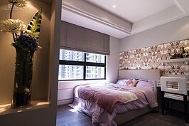 現在主流的裝潢大都已經不在客房內安裝吊燈，而是改採間接照明或是嵌入式的照明為主，可降低因吊燈所帶來的壓迫感。