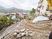 新店錦繡碧瑤擋土牆搶修　可望10天返家