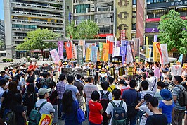 參加巢運的團體已超過六十個以上，為訴求居住正義人潮湧入