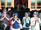 撤香爐供桌首日　「空氣好不擠了」