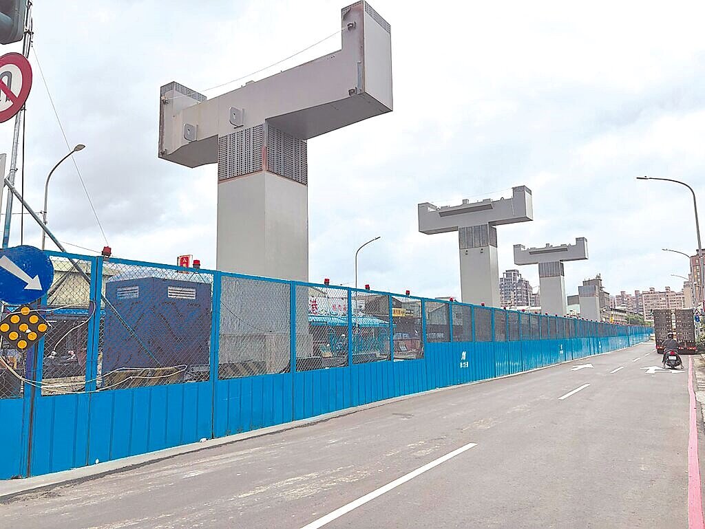 捷運土城樹林線CQ880B土城高架段28日順利決標,由皇昌營造得標,全長3.82公里,包含3座高架車站、4段高架橋與1座主變電站,預計2025年底前開工,力拚2031年完工。(新北市捷運局提供/高鈞麟新北傳真)