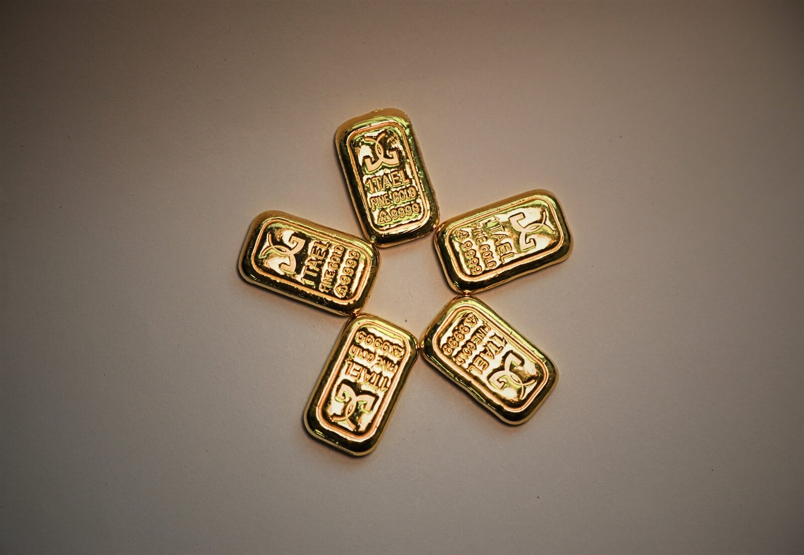 黃金條塊5塊,每塊重量10錢。圖:桃園分署提供