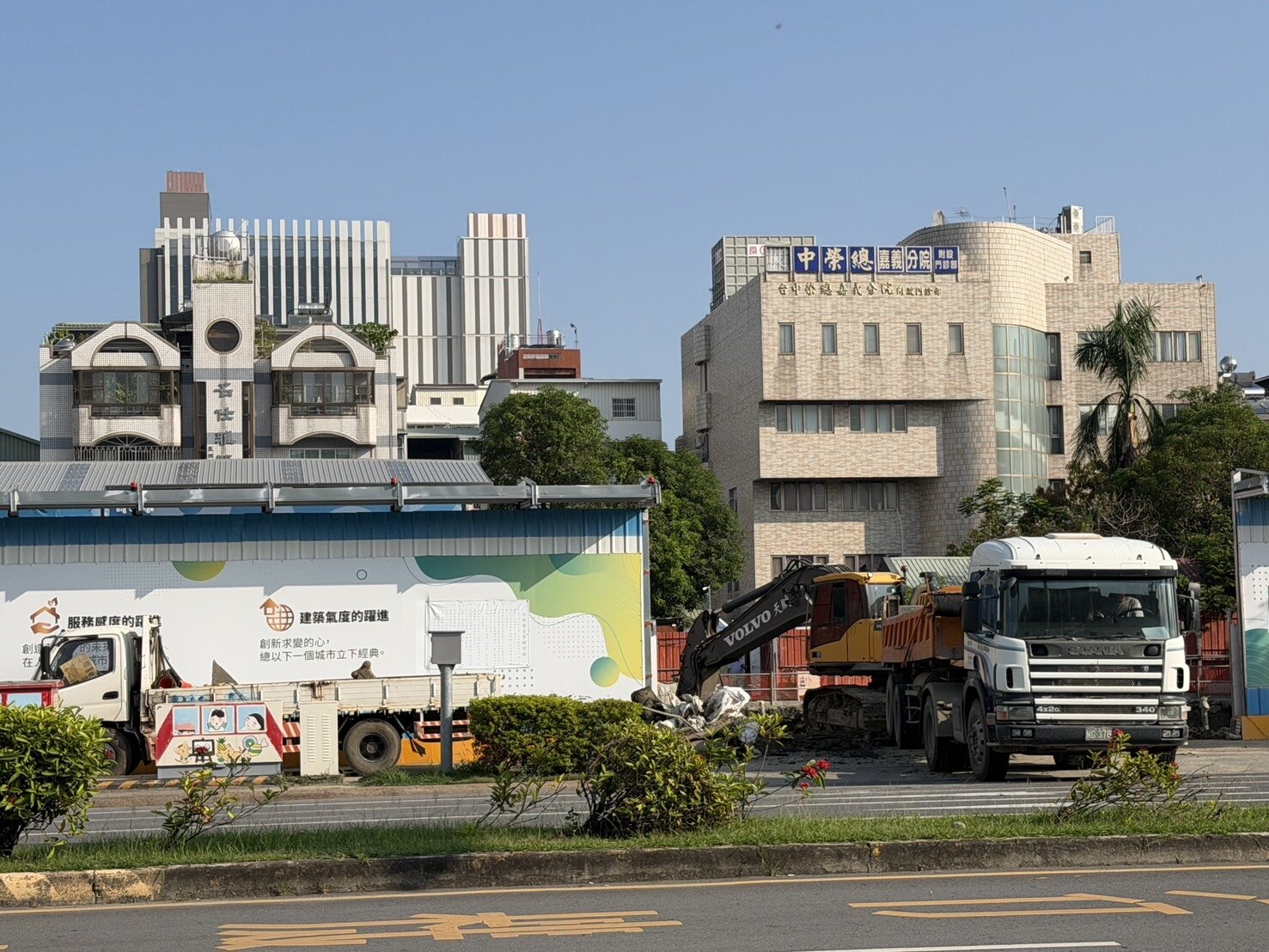 國內知名麗寶集團在嘉市區崇文國小對面投資興建首件地上權住宅大樓,引發關注及房市話題。記者魯永明/攝影