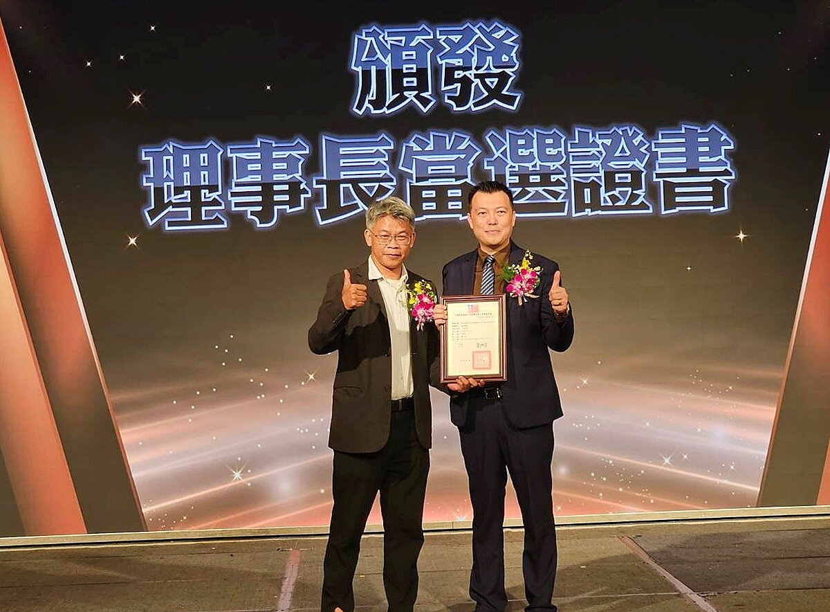 租服全聯會劉貞君:政策引導餘屋釋出讓租金調降 為300萬租屋族開啟安居革命! 租服全聯會理事長劉貞君(右)表示,全國租屋戶數超過110萬戶,租屋人口達到300多萬人,要讓租屋是一種穩定、安心且有尊嚴的生活方式,為租屋民眾打造溫暖的家。好房網News記者林和謙/攝