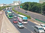 車潮湧國道　楊梅到湖口塞半小時