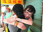 「我就是黃景泰」　黃妻代打