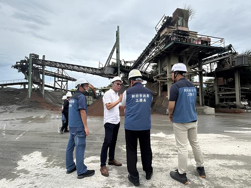上月「新北市營建剩餘土石方管理自治條例」經新北市議會三讀審議通過。圖/新北市工務局