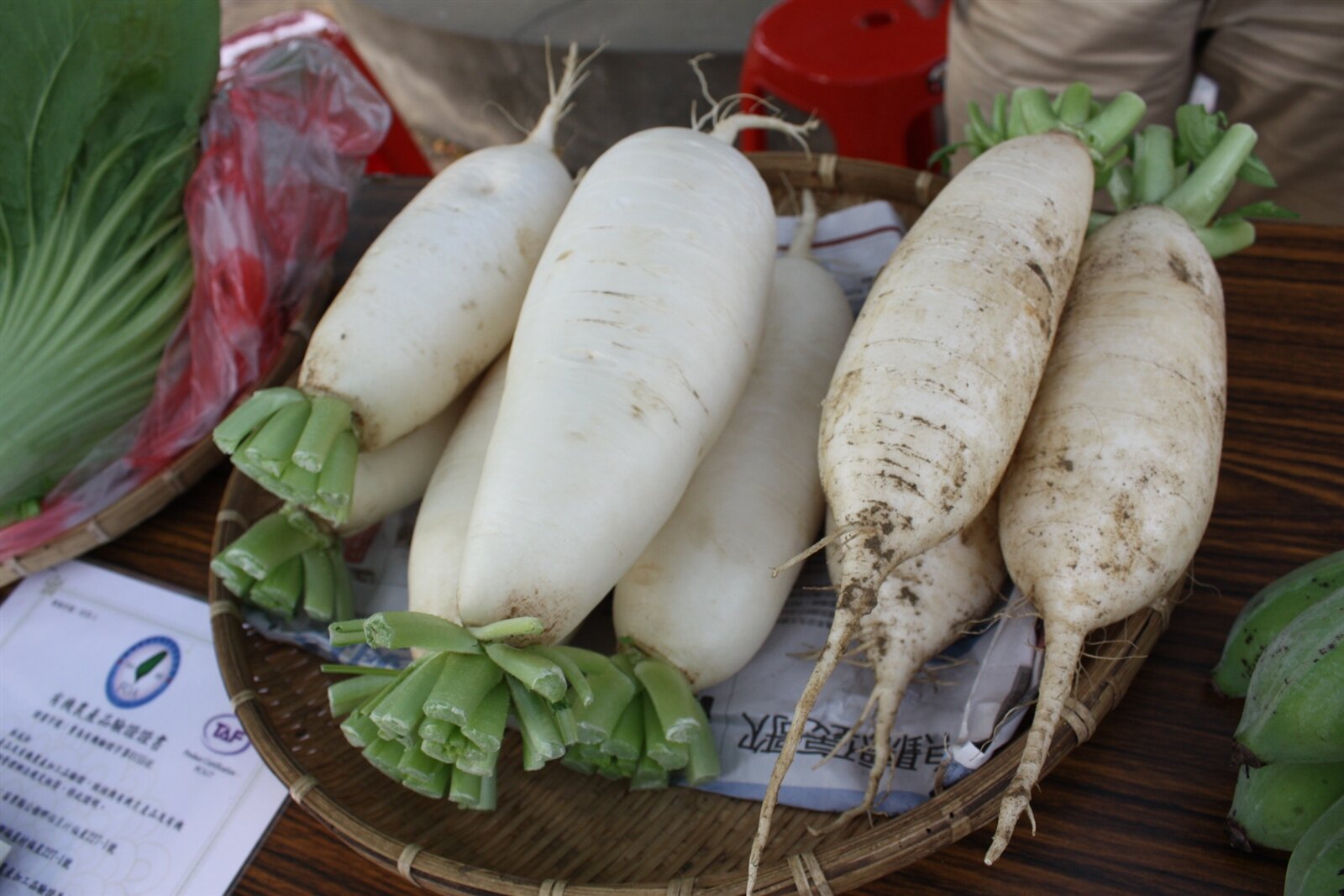 冬天盛產白蘿蔔,白色食物滋陰潤肺。本報資料照片
