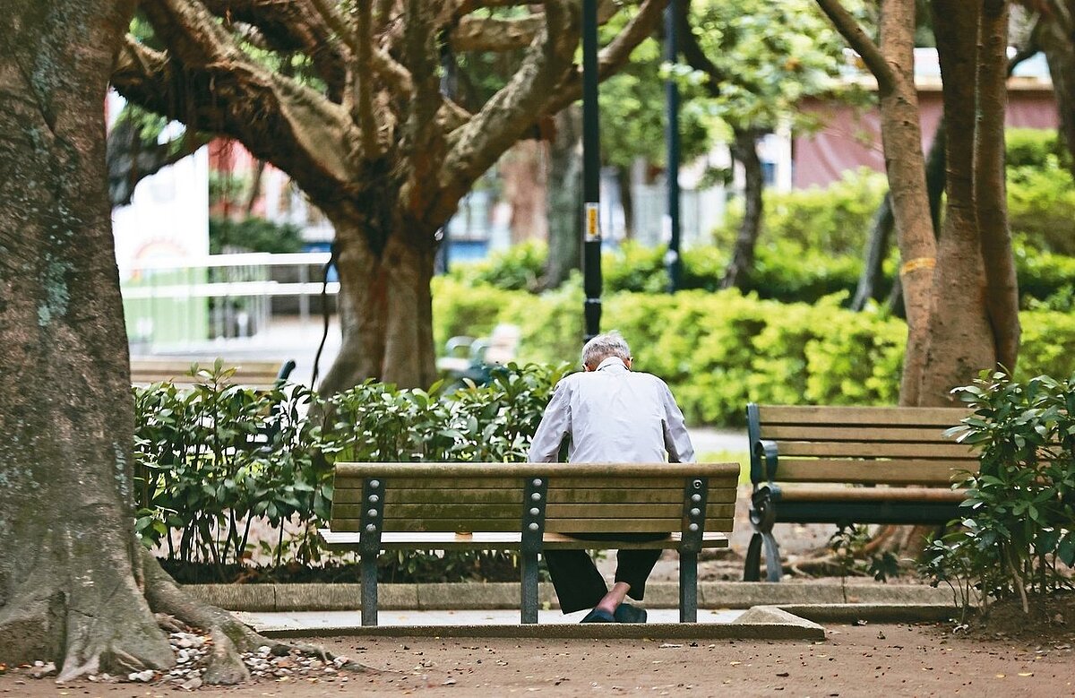 台灣將步入超高齡社會，社會卻鮮少討論如何應對孤獨死，也缺乏相關法規。示意圖。聯合報系資料照／記者杜建重攝影
