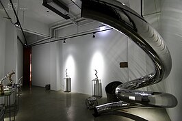 想要知道溜滑梯怎麼打造的？小小藝廊裡面就有答案。