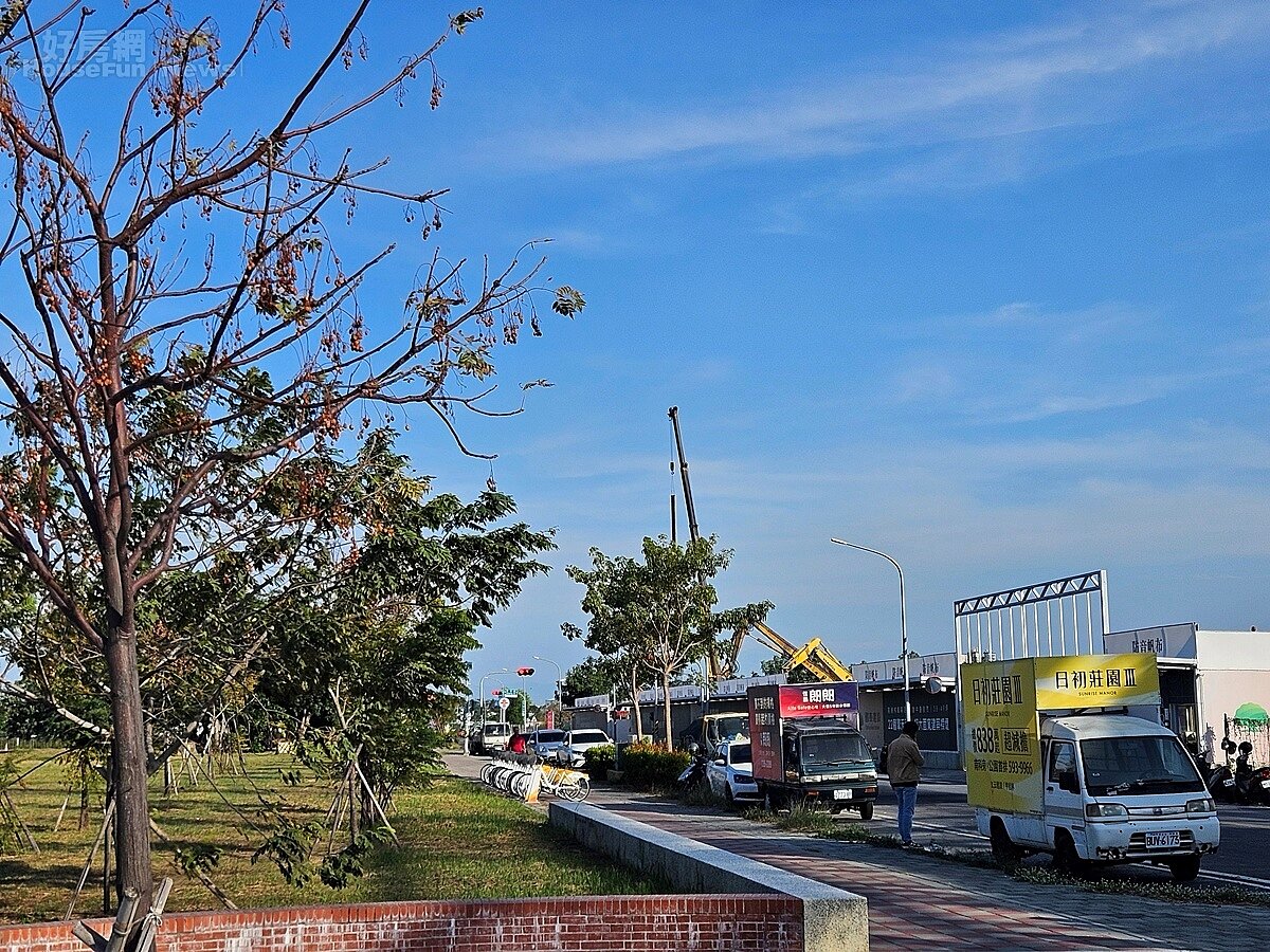 房市災情?他揭台南「逼近5字頭」瘋狂區域 舊社區也賣30幾萬! 鹽行重劃區已有知名建商的新案單價賣到4字頭逼近50萬,確實頗受市場考驗。圖/好房網News記者林和謙/攝