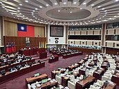 不只拒絕光電板　未來翡翠水庫支援發電要加收台電費用