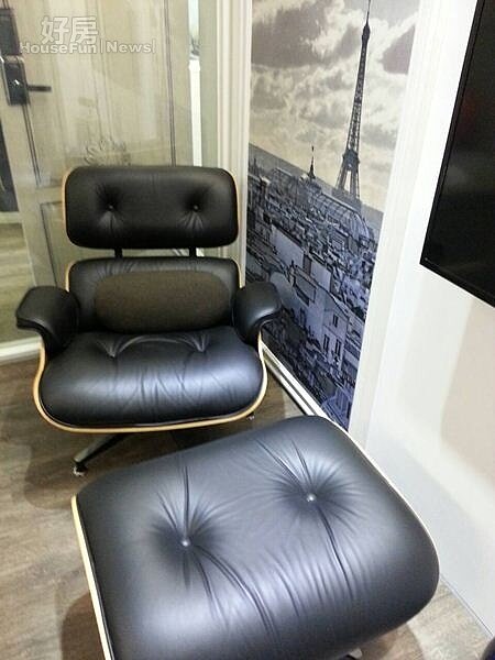 9.別具特色的躺椅,襯著風景壁紙,十分愜意。