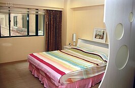 家中擁有雙主臥空間，並有三套衛浴設備。