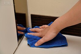 輕鬆掃除步驟３：定期清潔居家死角

除了常見的清掃區域，家中許多難清的死角常被忽略，若平時沒有時常清掃，往往塵垢日積月累後，會變得難以清理。