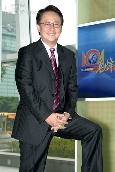 8曾跳槽TVBS的李四端，推出過談話節目《101高峰會》。