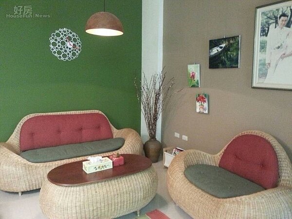 3.因為房子是租的,陳安儀用大膽的顏色來妝點空間。