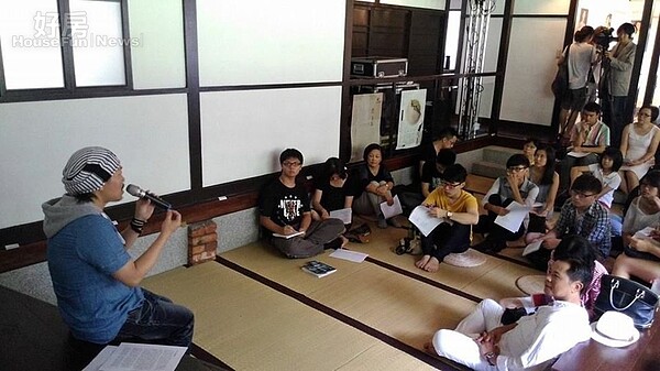 7.齊東詩舍首場「詩的復興」活動,找來方文山主講,吸引許多年輕學子參與。