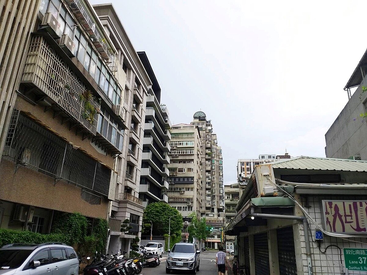 時間侵蝕……「這款宅」房價掉越快!他曝風險:買方大砍價 台北市的房價結構正出現分化!新成屋、大樓維持高價盤整,而老公寓卻在實質價格上逐年走弱。示意圖/好房網News記者林和謙/攝