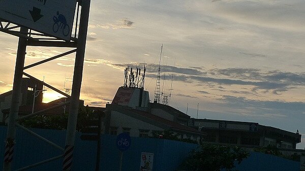 住基地台底下其實最安全?(圖/好房圈資料中心)