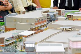 樓層最高僅到兩樓，以平面的設計讓人購物沒壓力輕鬆逛街。