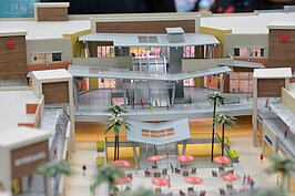 未來至少擁有13個大型美食廣場和8主題餐廳，除了購物消費外，也可輕鬆用餐享受。