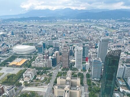 壽險業力行「錢」留台灣,根據中央銀行統計,到今年9月底,壽險業不動產投資餘額達1.61兆元、創下歷史新高。圖∕本報資料照片