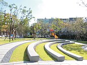 中和員山路　10月添公園