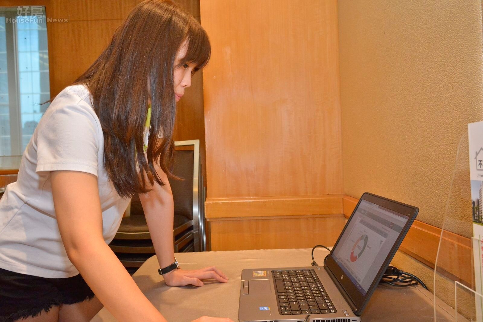 好房網不動產市場週報記者會,網路版體驗試用情境。(好房網News記者 陳韋帆/攝影)