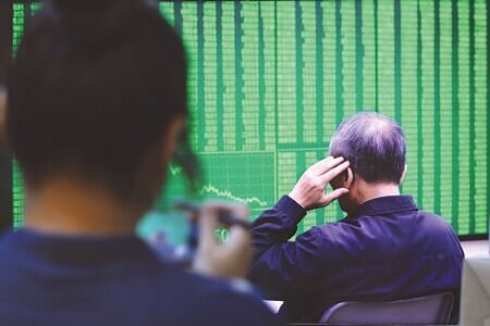 
台股受到多項不確定因素升溫影響，18日多頭防線潰敗，「殺融資、多殺多、殺當沖」三殺賣壓湧現。圖∕本報資料照片
